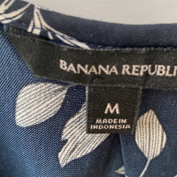 ⭐️Banana Republic Floral Dolman Blouse⭐️ - Picture 3 of 6